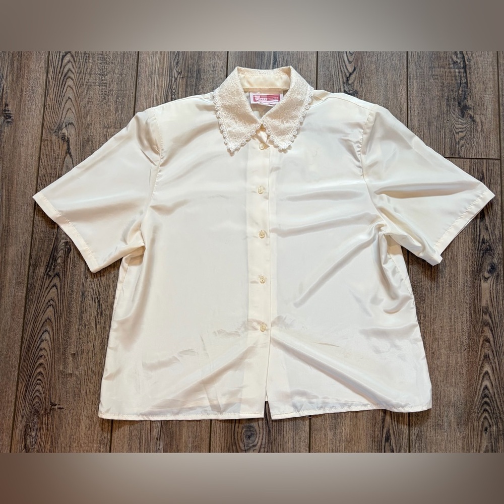 Vintage Cream Satin Blouse Lace Collar Short Sleeve Functional Sz 16 - Picture 2 of 9